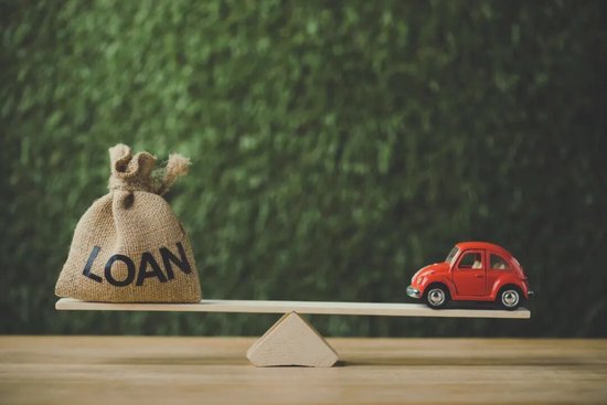 车抵贷变异融资租赁,消费者权益屡遭侵害;多方链条抬升成本,监管穿透亟待加强。 新闻