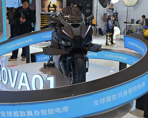 探路品牌AWE 2026突破边界;智能空间生态构建完成,重构出行与生活新格局。 汽车科技