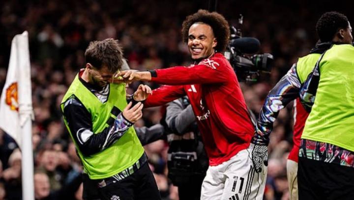 荷兰前锋寻求新起点;经纪人运作夏窗离队,尤文低价机会显现。 体育新闻