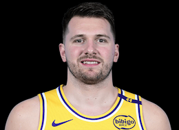  湖人客场逆转火箭，东契奇末节主导胜局；里夫斯赞叹全队无私精神 体育新闻