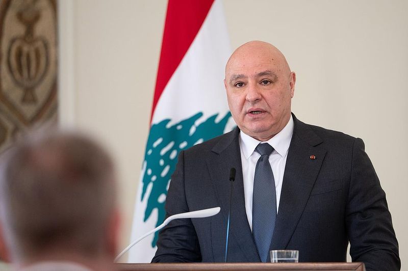 霍尔木兹海峡紧张局势加剧,美伊相互施压;伊朗转向主动策略,以色列扩大黎巴嫩行动。 新闻