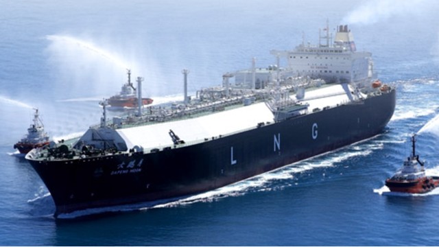  一场悄然的“减负”行动：成品油调价背后的民生账本与博弈 新闻