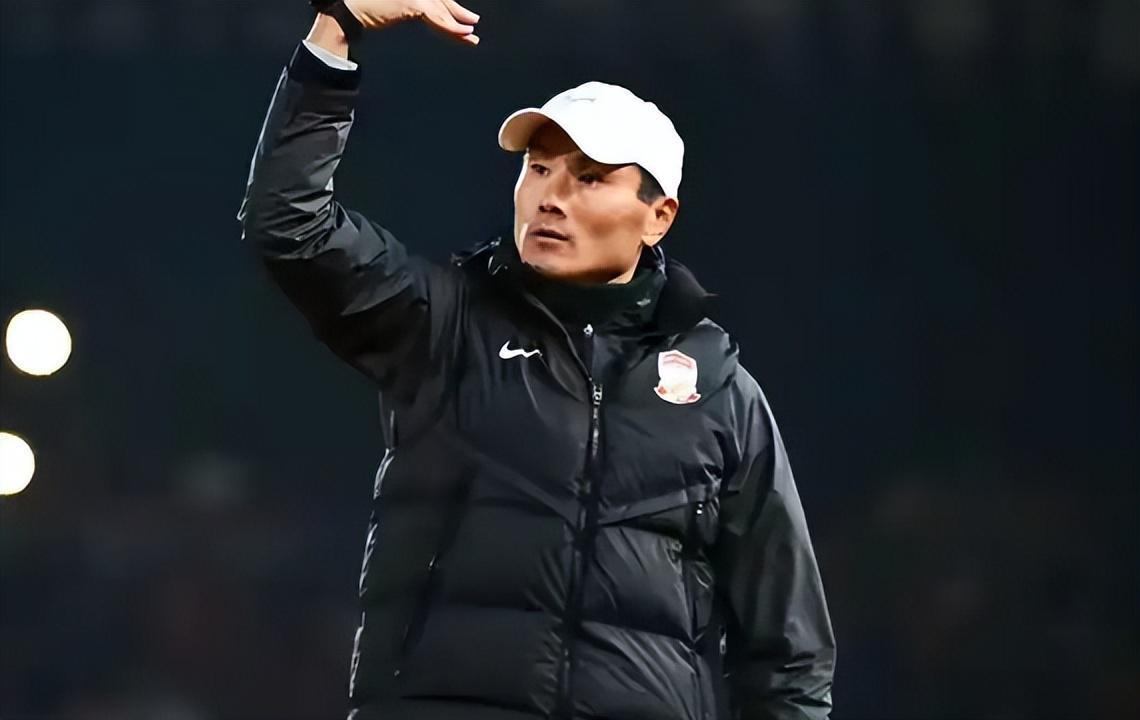  技术解码：替补奇兵拜合拉木的战术价值与成长路径 体育新闻 技术解码：替补奇兵拜合拉木的战术价值与成长路径 体育新闻